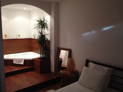 HUTS PORT GUJAN MESTRAS Hotels near Aqualand Bassin d'Arcachon