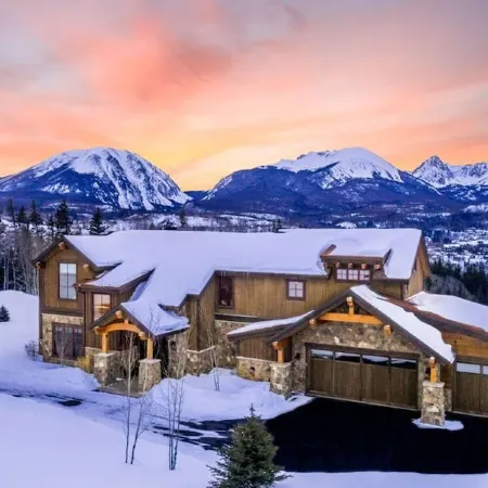 Stunning Mountain Escape - easy access to Keystone, Breckenridge, Copper, & Vail