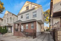 Spacious 4-bedroom apartment with WiFi, AC in enjoyable Newark