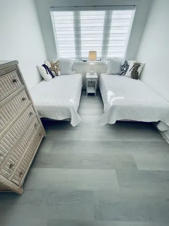 Beachfront getaway on the sea Отели рядом с достопримечательностью «JCPenney»