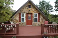 Lake Cumberland vacation home, overlooking private fishing pond