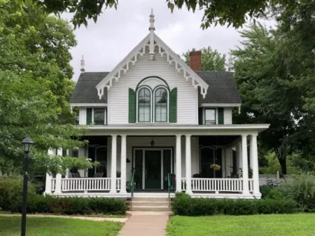 The Barron Historic Eau Claire Home Отели рядом с достопримечательностью «Парк Камерон»