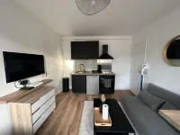 Studio 25m2 Rénové Proche Métro - Parking Privé Hotels near Maisons-Alfort - Les Juilliottes