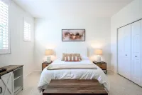 Charming North Naples Condo in Gated Community - 5 min from beach