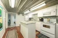 Downtown Hideaway on trendy Denton square