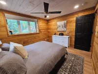 Cabin with hot tub, heated swimming pool and acres of backyard hiking