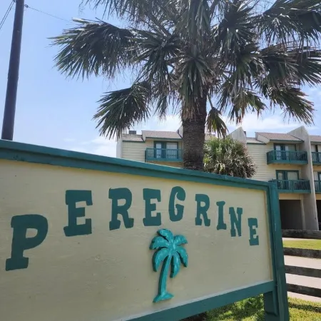 Beachfront Two Bedroom Condo with a Pool/2 nights or 7 nights. Pet friendly!