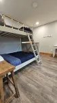 5 min to the lake, Private Hot Tub, Fire Pit, Game Room, Fireplace PetFriendly