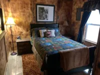 Lazy Bear Cottage with Beautiful view and Fiber Internet!