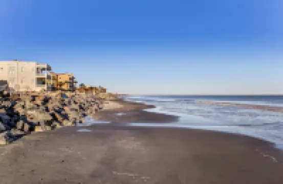 Historic Beach Cottage / Steps to Beach & Dining
