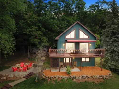 Modern Cabin-Stunning Mtn Views-Hot Tub-Ping Pong&Arcade-FirePit-Pet Friendly!