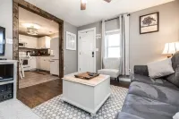 Camryn's Cottage Hotels in Balfour