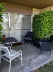 Quaint condo. Walking distance to El Paseo stores & restaurants