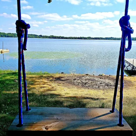 Super spacious cabin. Simple layout and great views overlooking the lake!