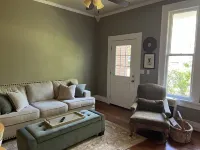 Cozy Carriage House 2 Blocks from Oxford Square