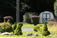 3-BR Mt. Pocono Getaway with Indoor fireplace on Serene Acreage