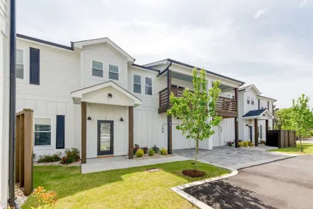 NEW! LIVIN A DREAM - STEPS FROM THE BEACH! PRIVATE HOT TUB!