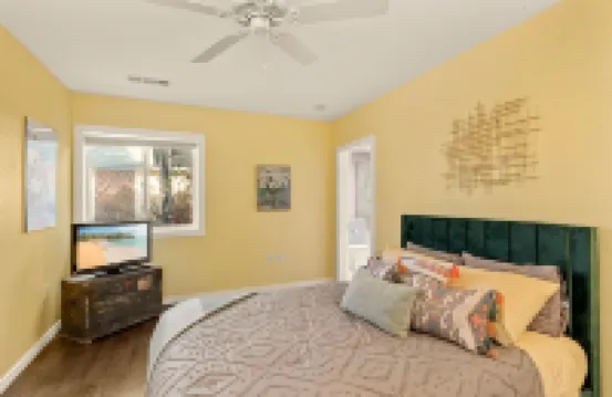 Quiet, Beautiful One Bedroom