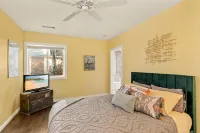 Quiet, Beautiful One Bedroom