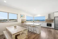 Escape to Coastal Tranquility - 400m from Primrose Sands Beach Hotels in Sorell