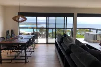 MOONRISE BINALONG BAY Stunning views