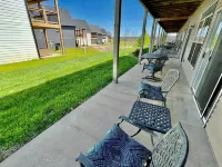 Gracie's Getaway - 4 King Bedrooms w /4 Ensuite Baths! Sleeps 13!!