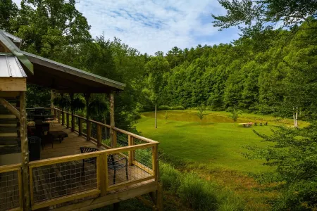 Creekside Cabin, located just minutes from Blowing Rock!