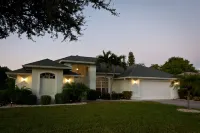 Adagio Villa. Heated pool, huge lanai, gulf canal, kayaks, bikes, 2 living rooms