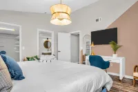 10 Min to the best beach & golf course! Massive Home: Pool, Hot Tub, Game Room!