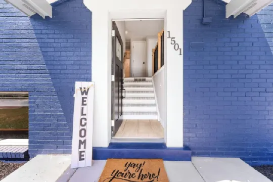 Remodeled  and Furnished Home/Near Stores/6 guests