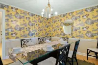 Cozy 4bd Home - NC State & Airport nearby - BBQ