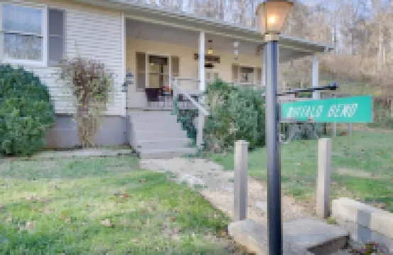 3 BR house with hot tub near Lexington and surrounding attractions!