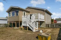 Escape to Our Spacious & Serene 3-Bedroom Home with Stunning Bay Views. Hotels in Milford