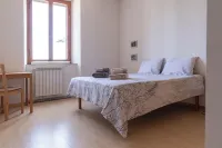 Casa Sulle Mura Medioevali. Comodissimo no Scale. Servizi Raggiungibili a Piedi