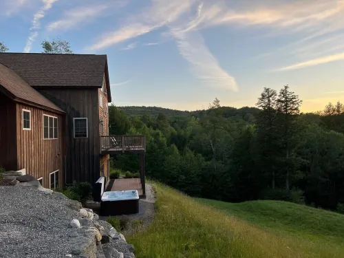 Family Friendly Stratton Home for All Seasons, 7 min to ski mountain 윈홀 호텔