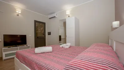 Sunshine's House, Beautiful Villa With Swimming Pool Close ToThe Beach, Sun&Relax