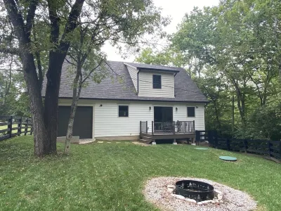 Cottage is located on scenic byway in beautiful bluegrass region of Lexington KY