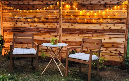 1 Mile to Beautiful Lake Michigan, Bikes Provided, Fire Pit, Game Room