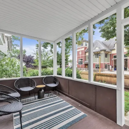 Beautiful 4BR 2 Bathroom House with Parking