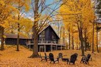 Lakefront Spacious Cottage with Sandy Beach, Kayaks and Games! Hotels in Chester Township