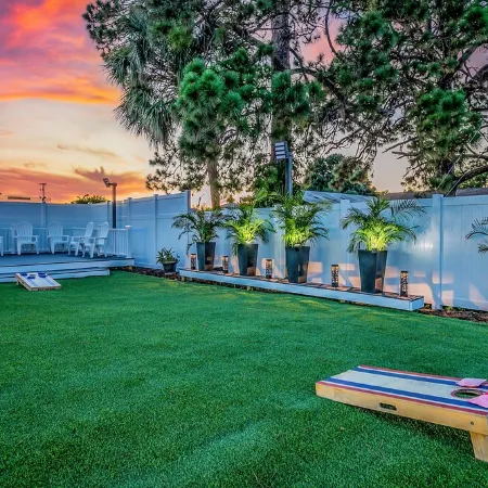 House with Heated Pool and Outdoor kitchen close to Siesta Key Beach!! Отели в г. Уитфилд