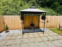 Newly Renovated Cozy home - 2min walk to Tuckasegee River Hotels near Noon