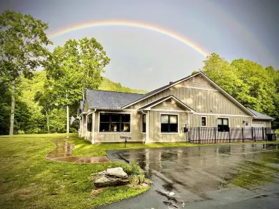 Lux Mtn Home..:Dog Spa & Hot Tub Near Wolf Ridge Ski Resort🏔️🎿