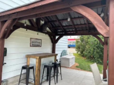 The Lake Mason Lodge - Entire "Lodge" for large groups! 馬凱特縣酒店