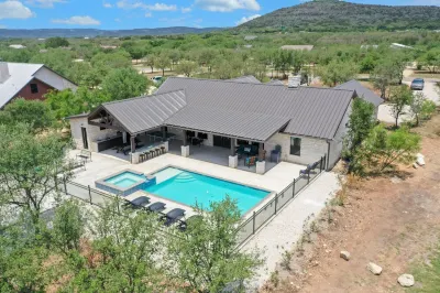 Bella Vida•Sleeps29, No Bunks•HeatedPoolOpt•QuietSubdiv•FREEFrioAccess@ConcanVIP