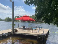 Lakefront cottage located in forested East Texas