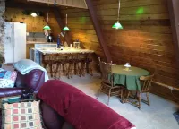 Govy A Frame w/ Hot Tub. Hotels in Government Camp