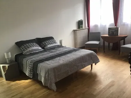 Villa à Villa à Epinay sur Orge Отели рядом с достопримечательностью «Парк Тамплье»