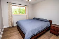 Home in Dowagiac with private pool Hotels in Cass County