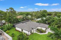 "Barefoot Breeze" Awaits Hotels near Barefoot beach Bonita Springs,FL